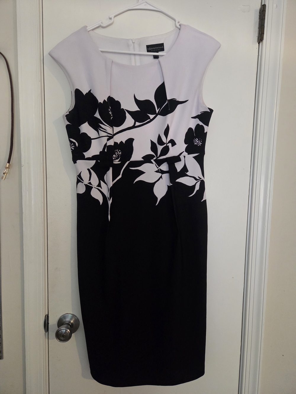 Connected Apparel Black White Floral Cap Sleeve Sheath Dress Size 8
